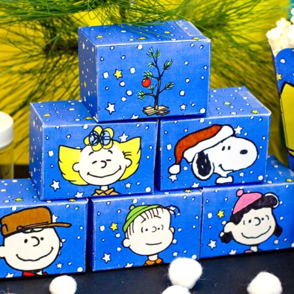 Peanuts Charlie Brown Christmas party printables | Chica and Jo