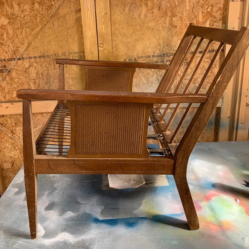 https://www.chicaandjo.com/wp-content/uploads/2020/02/Mid-Century-Modern-Chair-Make-Over-1.jpg