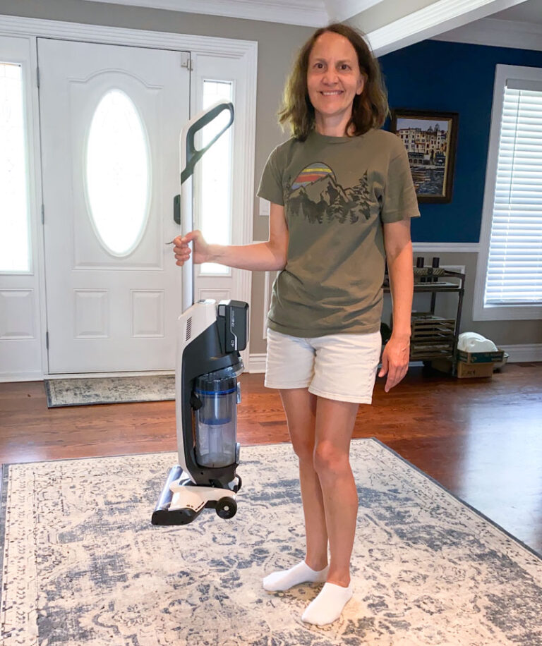 Review of Hoover's ONEPWR Cordless Vacuums | Chica and Jo