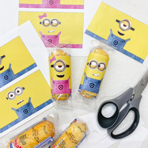 Printable Minion Twinkie Wrappers | Chica and Jo
