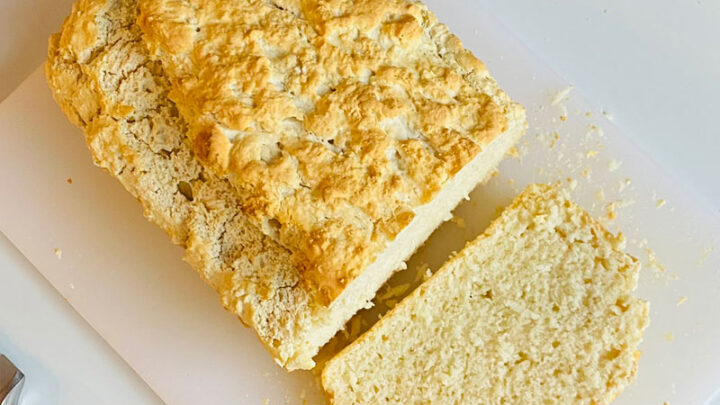 https://www.chicaandjo.com/wp-content/uploads/2023/02/easy-beer-bread-recipe-no-knead-three-ingredient-00-720x405.jpg