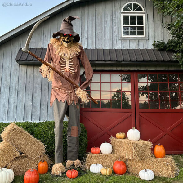 17 Giant Halloween Decorations (2024)