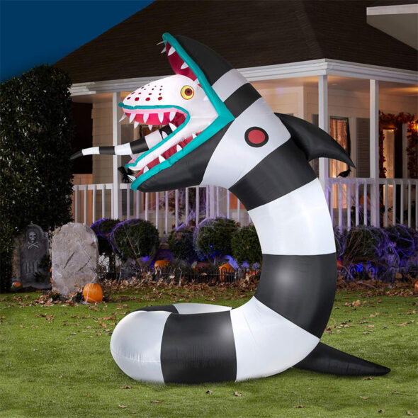 9.5 foot tall beetlejuice sandworm inflatable giant halloween yard decor