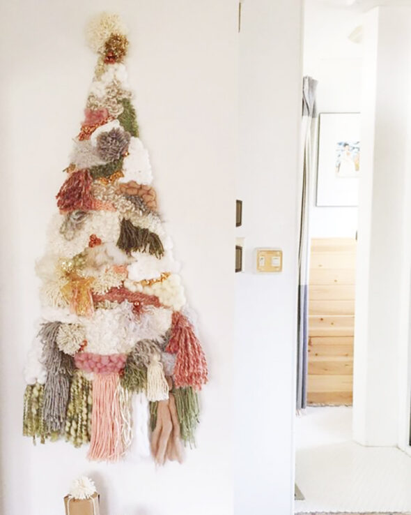 diy Christmas tree on wall