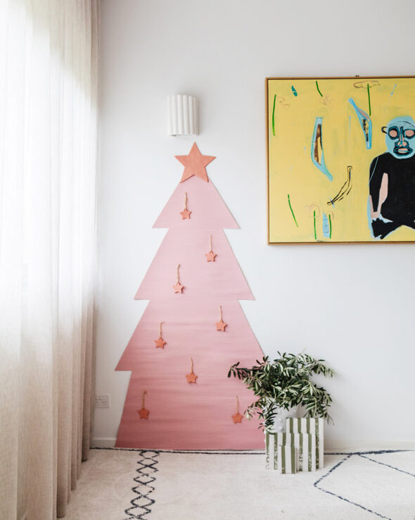 diy Christmas tree on wall