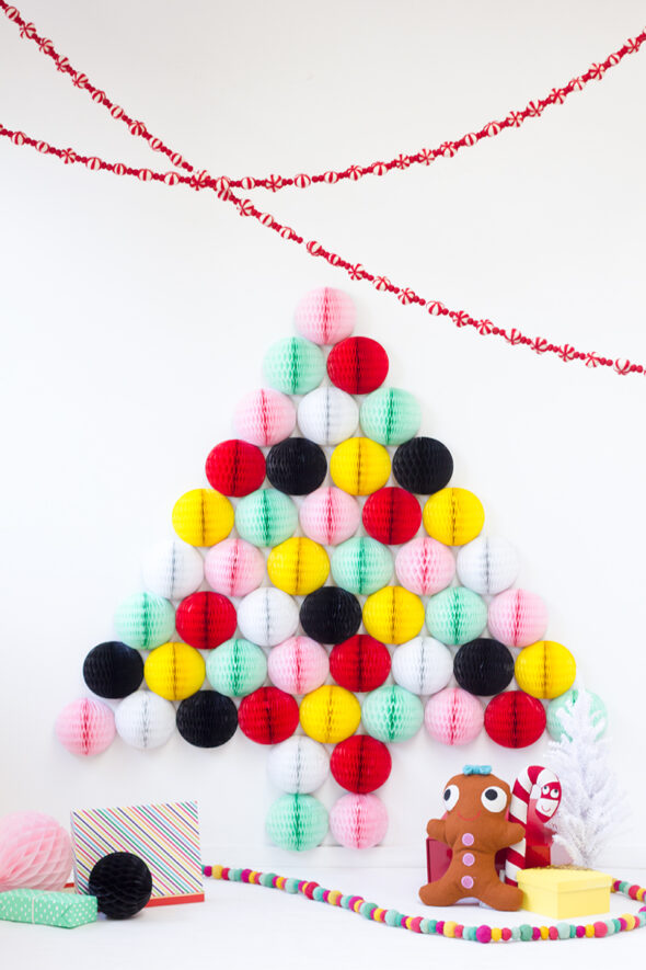 diy Christmas tree on wall