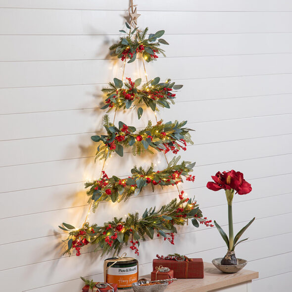 diy Christmas tree on wall