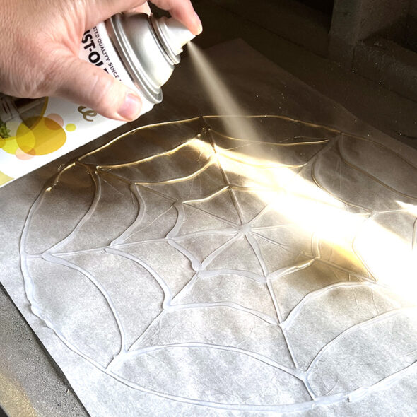 Easy DIY Cobweb Placemats for Halloween