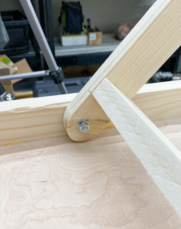 diy plinko board - how to make a plinko - attach the stand