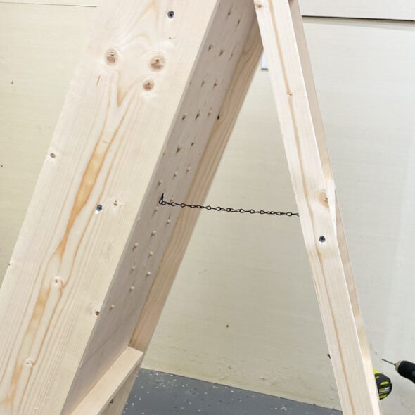 diy plinko board - how to make a plinko - add safety chain