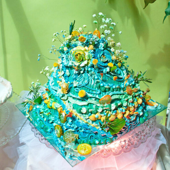 Trendy Chaos Cakes or Messy Cakes